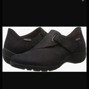 Mephisto Black Luce Flats Size 10
